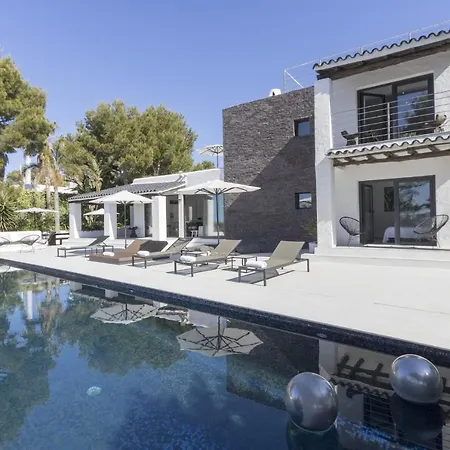 Villa Es Vedre: Beachside Ibiza Retreat With Sea Views